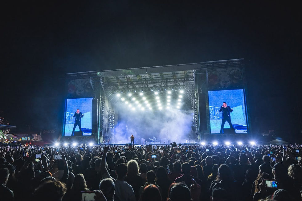 FENAPO hace historia: más de 300 mil visitantes y una noche de rock con Mötley Crüe