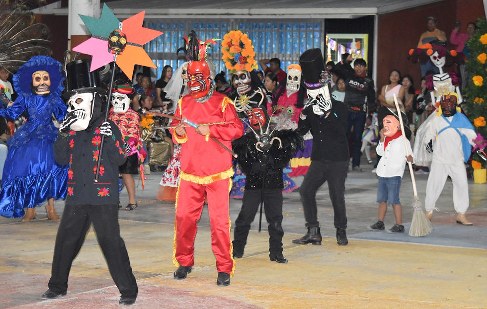 Inicia Sanctorum en Aquismón, entre comparsas y música