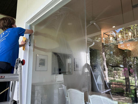 Window Cleaning In Canyon Lake