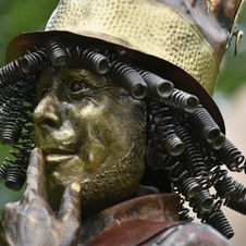 Quelques sculptures monumentales en métal de Cha Môkeur, sculpteur spécialiste de l'upcycling. Sculptures poétiques en pièces métalliques recyclées, scrapmetal, créées par un sculpeur français reconnu basé dans le Tarn, en Occitanie, France.
Scrapmetal sculptures from international sculptor Cha Môkeur, based in Lautrec, Tarn, Occitanie, France.