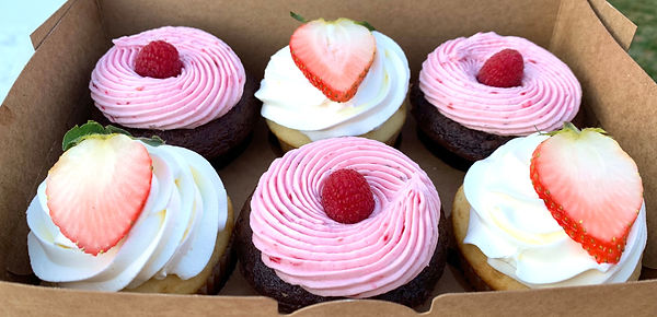 strawb & choc rasp cupcakes_edited_edited.jpg