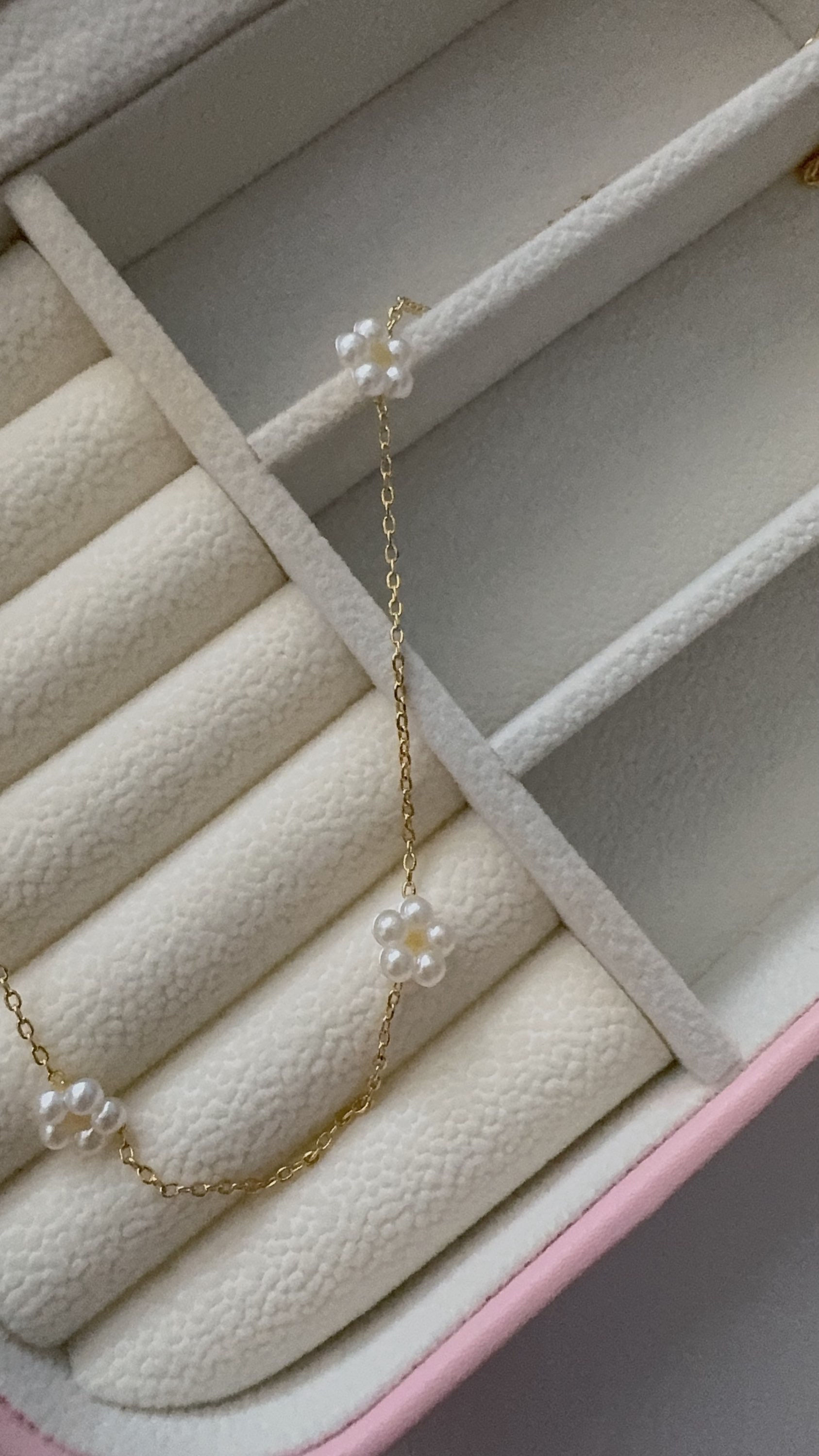 Charlotte Floral necklace 