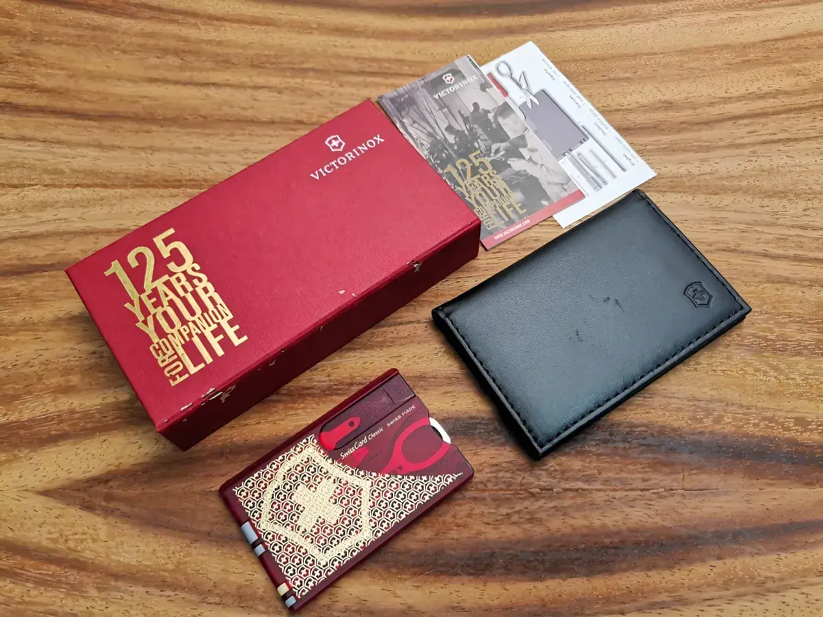 Victorinox  Swisscard  125 Jubilee 2009  0.7100.t.j09 Rojo