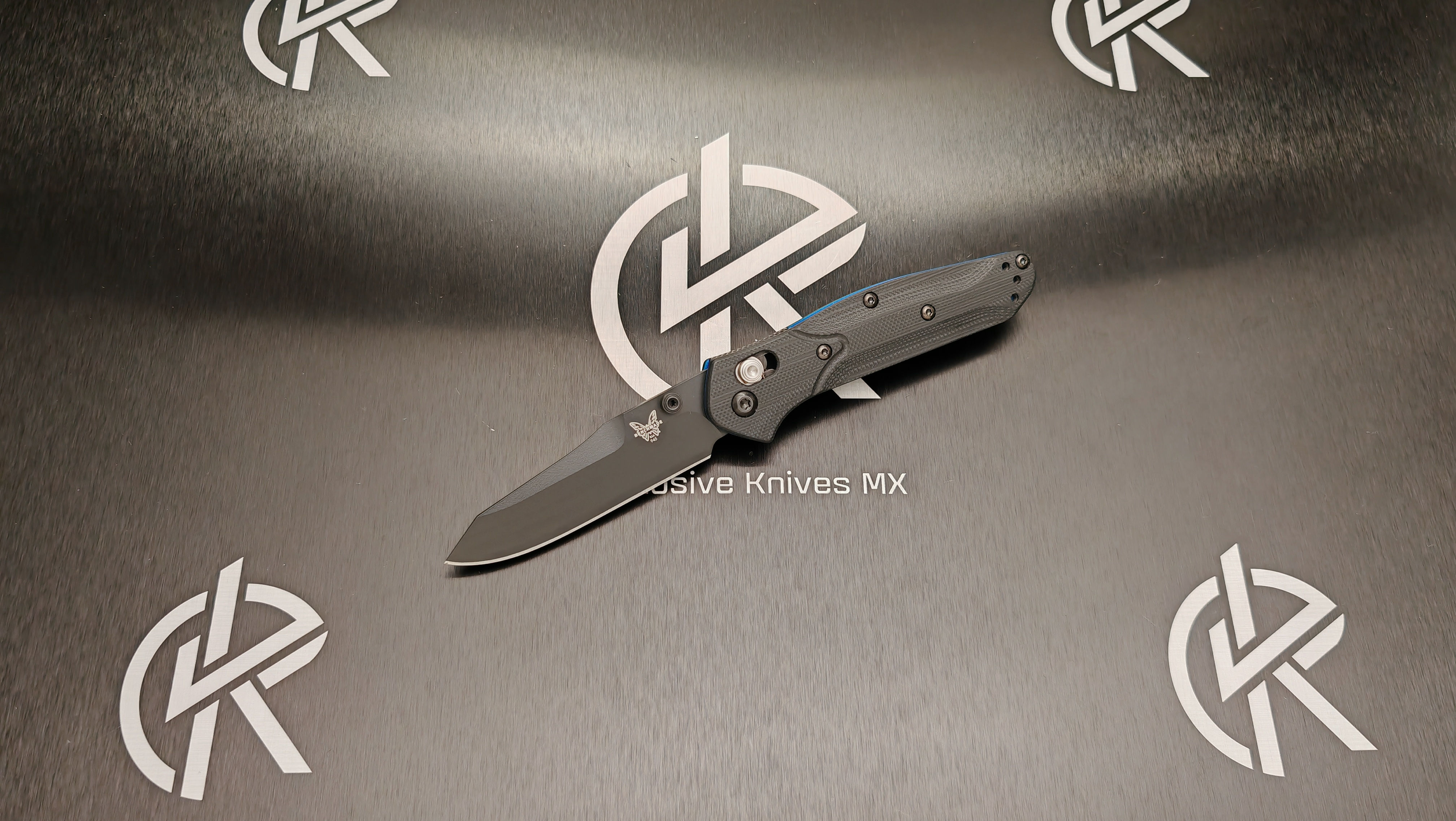 Benchmade Mini Osborne Reverse Tanto G10 945BK-1
