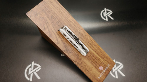 Victorinox x Off-White LE 2022 Blanca Drop Point Sin Bloqueo