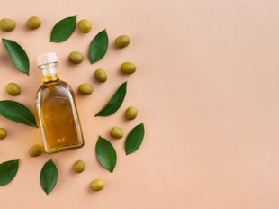 🌿 Jojoba Oil: 8 Proven Benefits for Healthier Hair — Including Colour-Treated Hair
