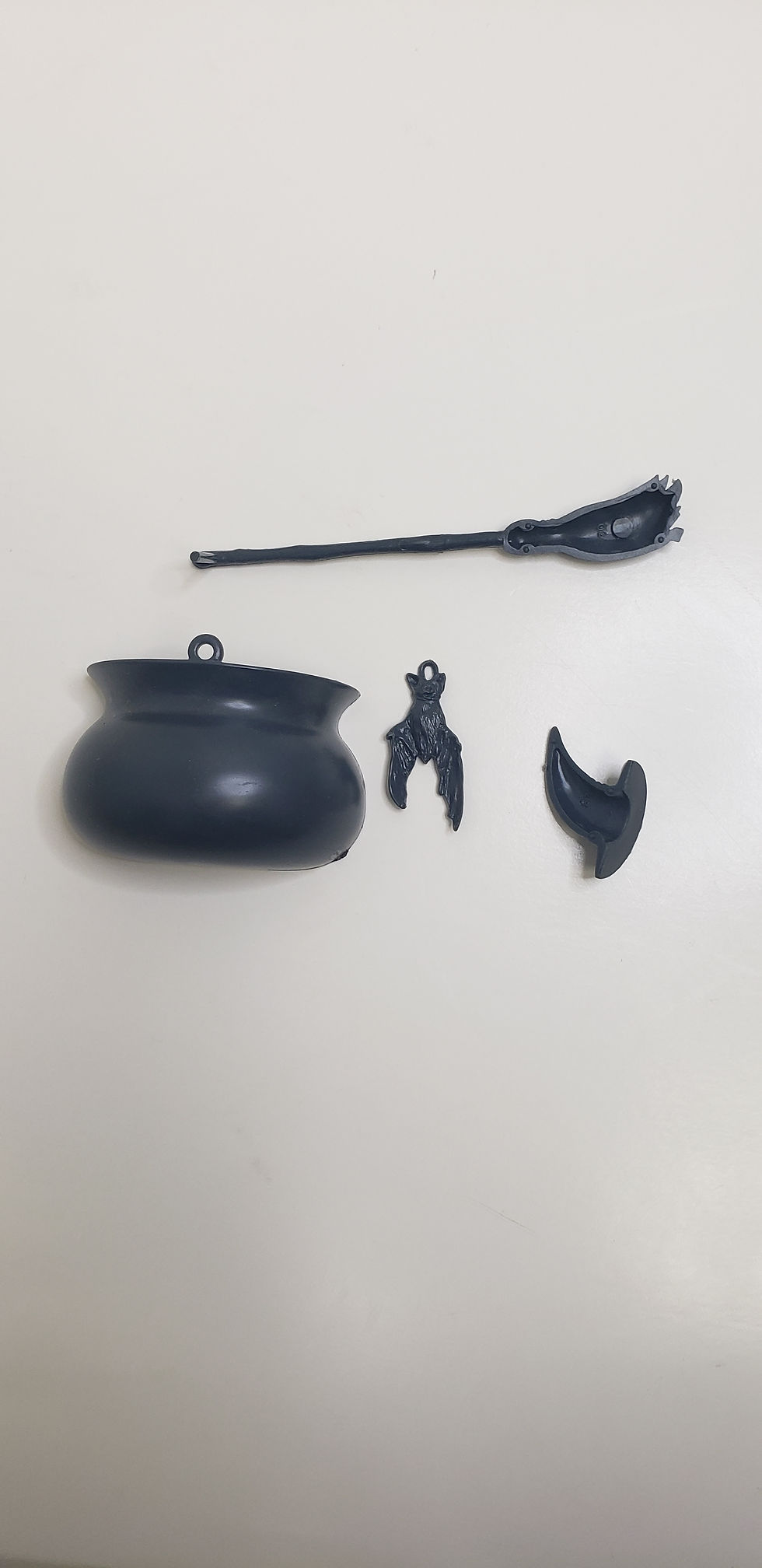 Thumbnail: Vintage Witch Model Kit Aurora