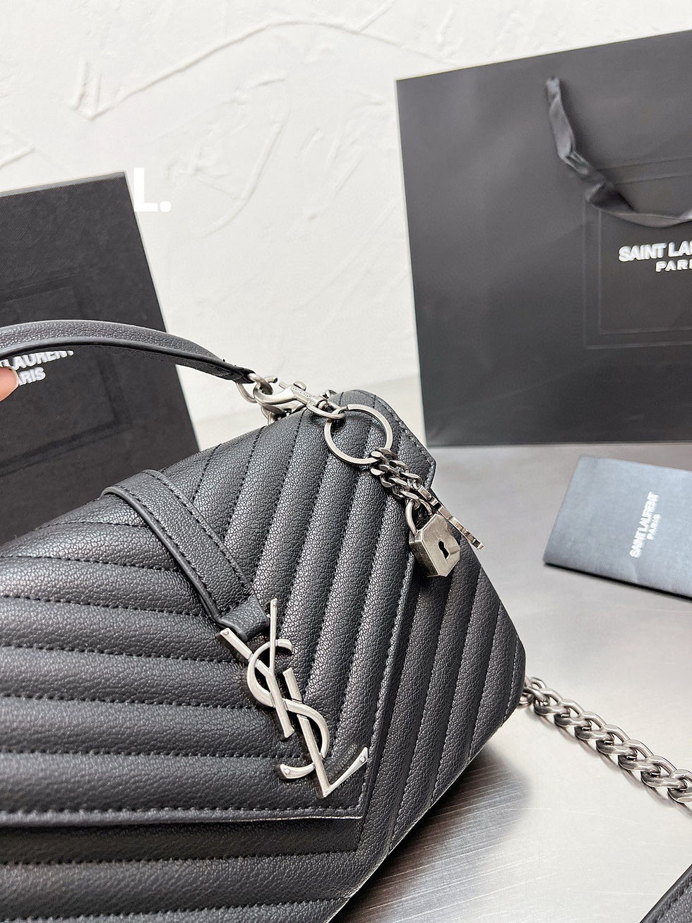 Миниатюра: Сумочка Saint Laurent