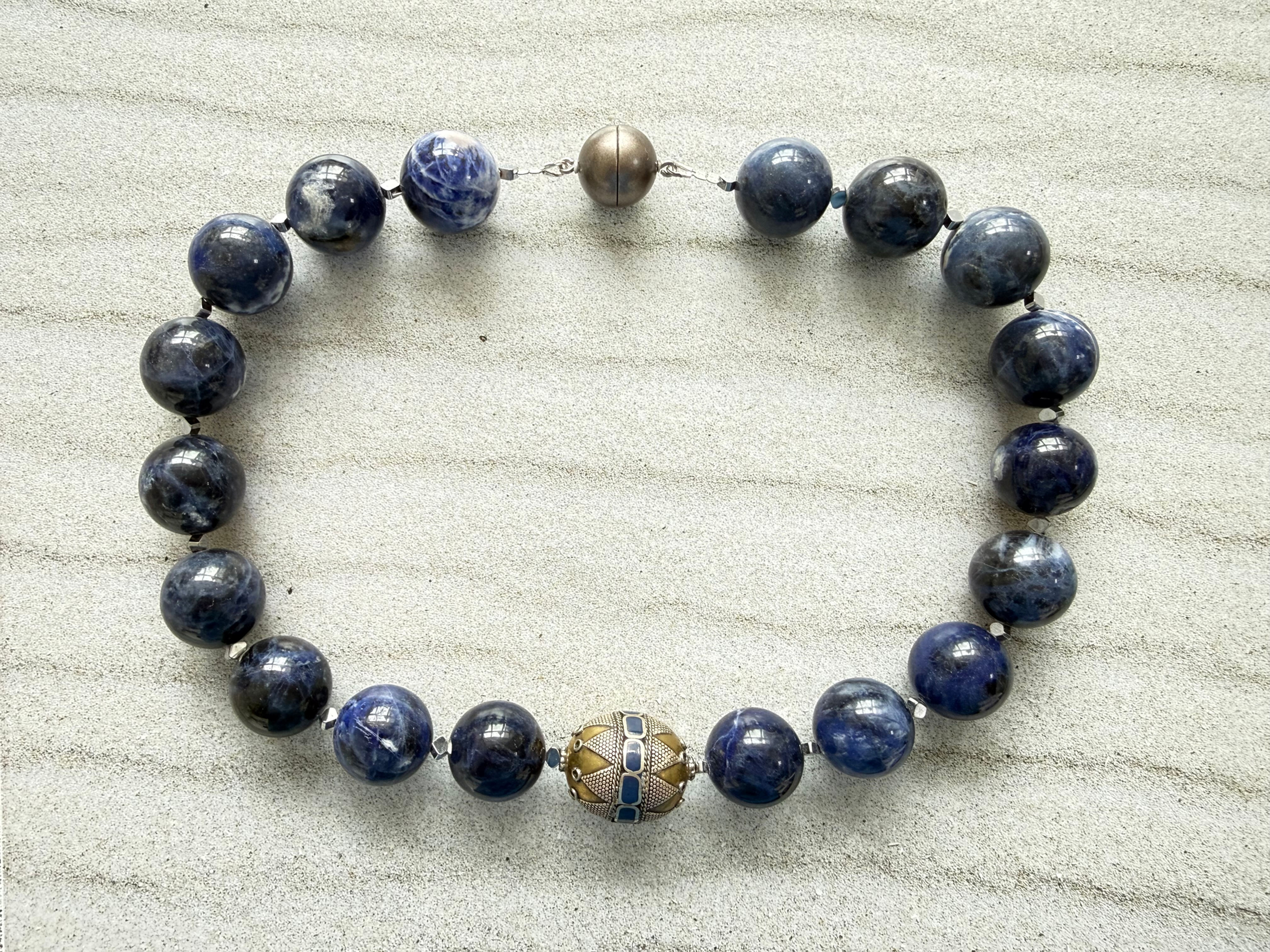 dunkelblaue Sodalithkette