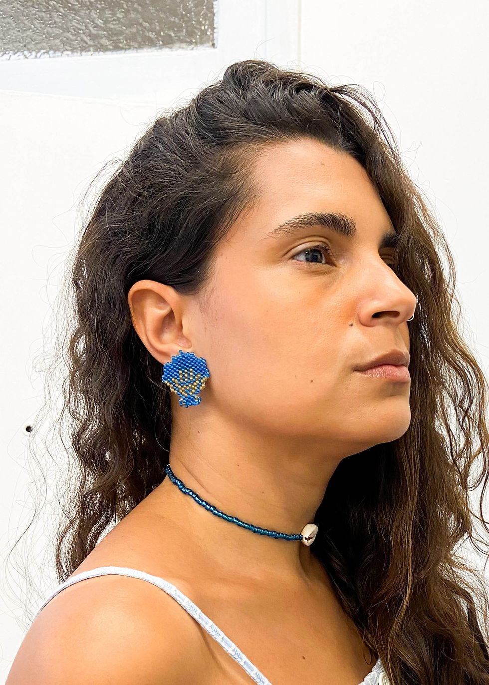 uso brinco concha miçanga ateliah feita para colorir