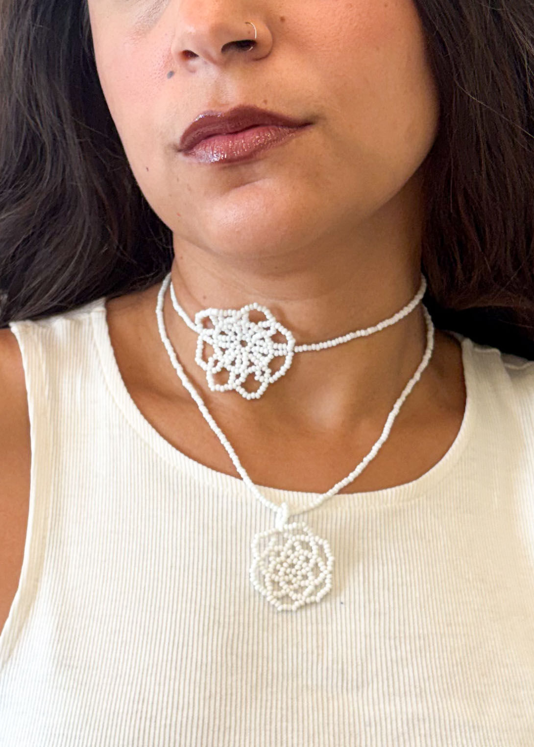 uso choker renda miçanga ateliah feita para colorir