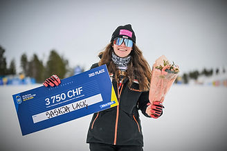 SASKJA LACK | CONTACT