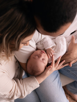 shooting studio photographe professionnelle pour bébé et naissance à Somain, Orchies, Marchiennes, Coutiches, Cambrai, Douai, Valenciennes, Mérignies