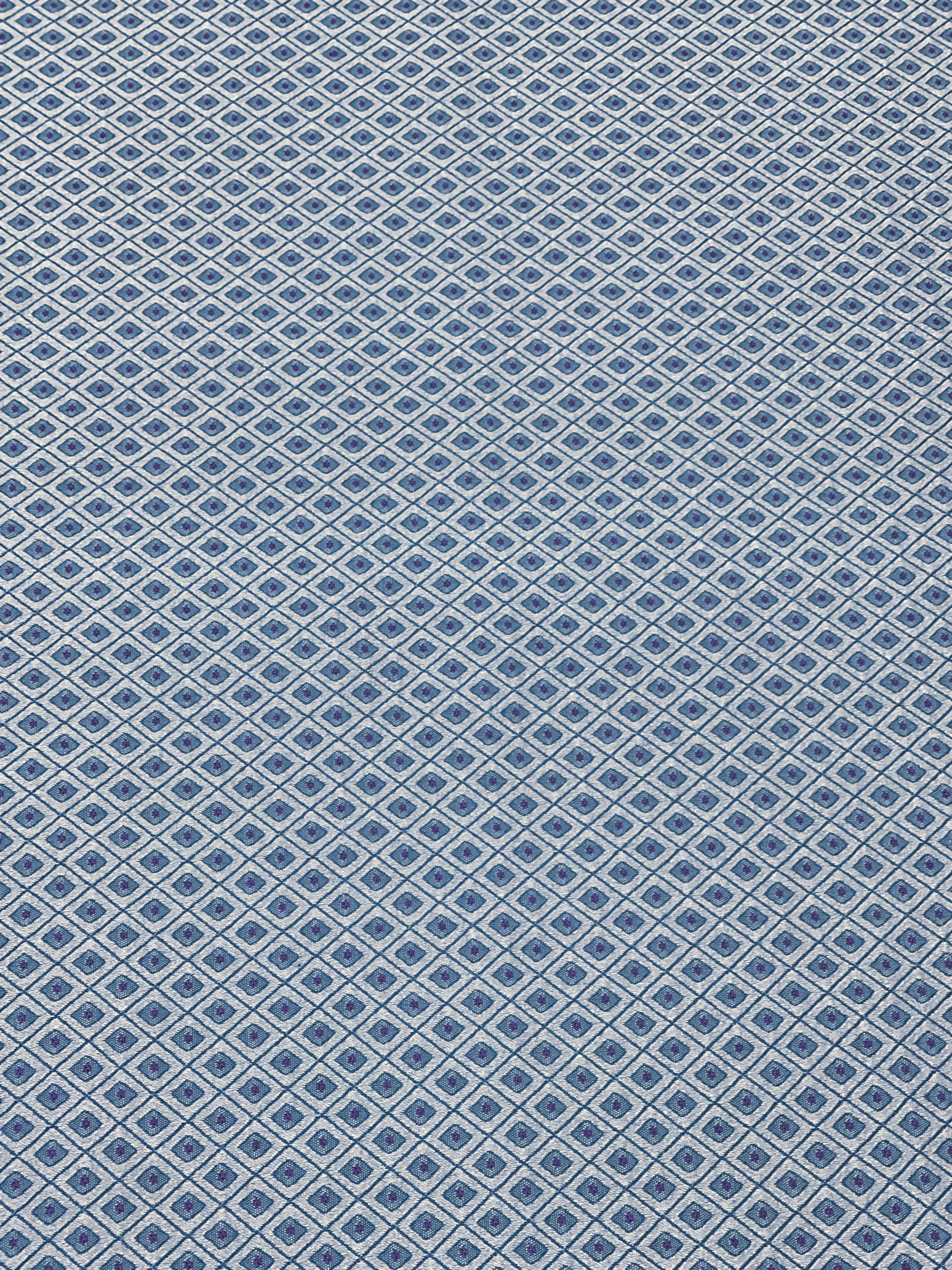 Elegant reversible  jacquard fabric 