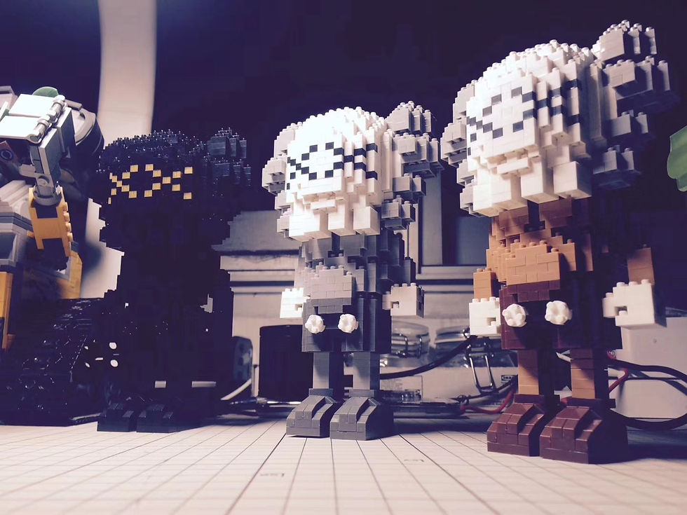 Miniatura: Handcrafted Kaws  LEGO Set