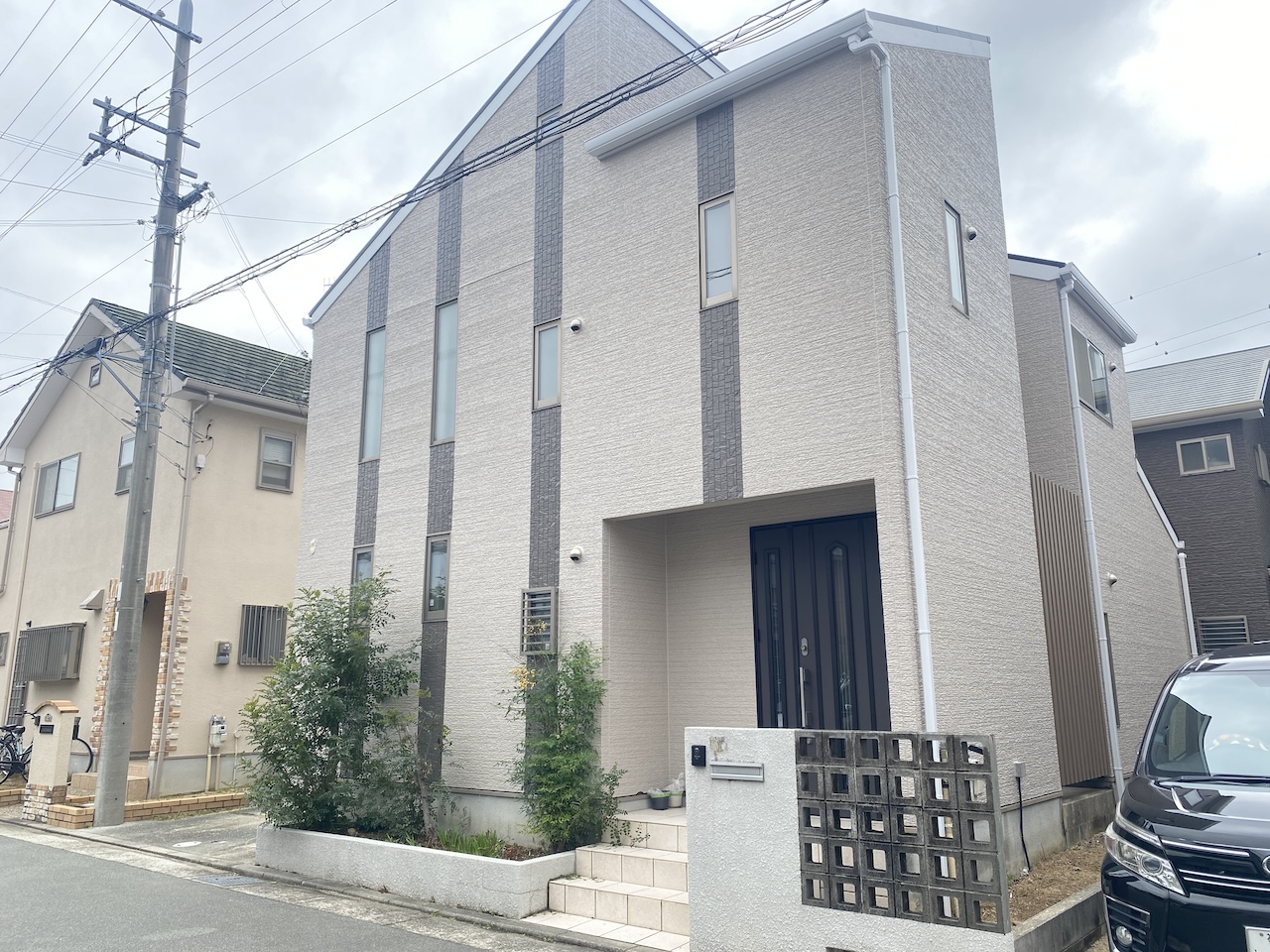 Double-height living & a loft in Akashi — PE-0046