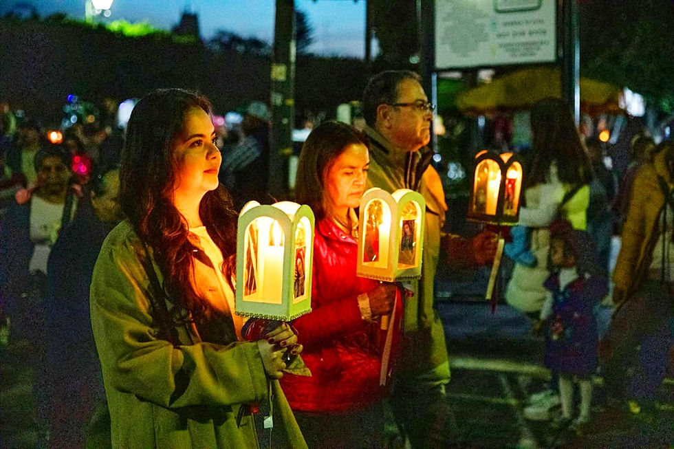 SAN JUAN DEL RÍO SE ILUMINÓ CON LA TRADICIONAL 77ª PROCESIÓN DE LOS FAROLITOS 2025.