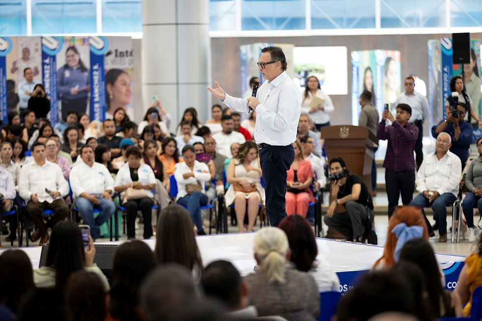 Mauricio Kuri González, al inaugurar la exposición fotográfica Rostros de la Educación Semidesierto y Sierra Gorda de Querétaro.