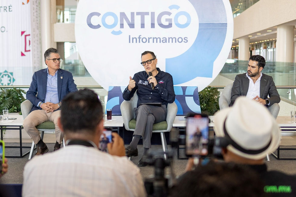 Mauricio Kuri González, al encabezar junto con el vocal ejecutivo de la Comisión Estatal de Aguas (CEA), Luis Alberto Vega Ricoy, el ejercicio “Contigo Informamos”.