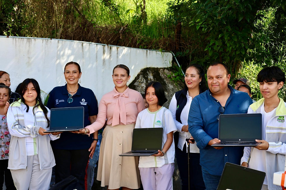 ENTREGA MARTHA SOTO APOYOS A TELEBACHILLERATOS COMUNITARIOS EN LANDA DE MATAMOROS.