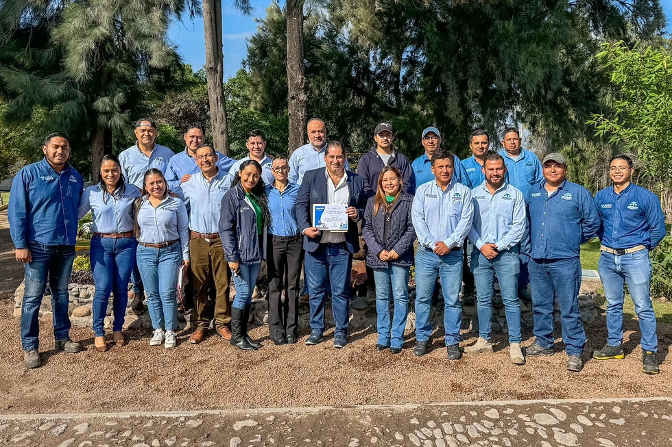 “Quiero felicitar a todos los compañeros que contribuyeron a la obtención de esta certificación”, mencionó, para luego resaltar la relevancia de crear un ambiente laboral sano y agradable para todas y todos los colaboradores.