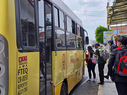 LA AMEQ FORTALECE LA MOVILIDAD ESTUDIANTIL EN SAN JUAN DEL RÍO.