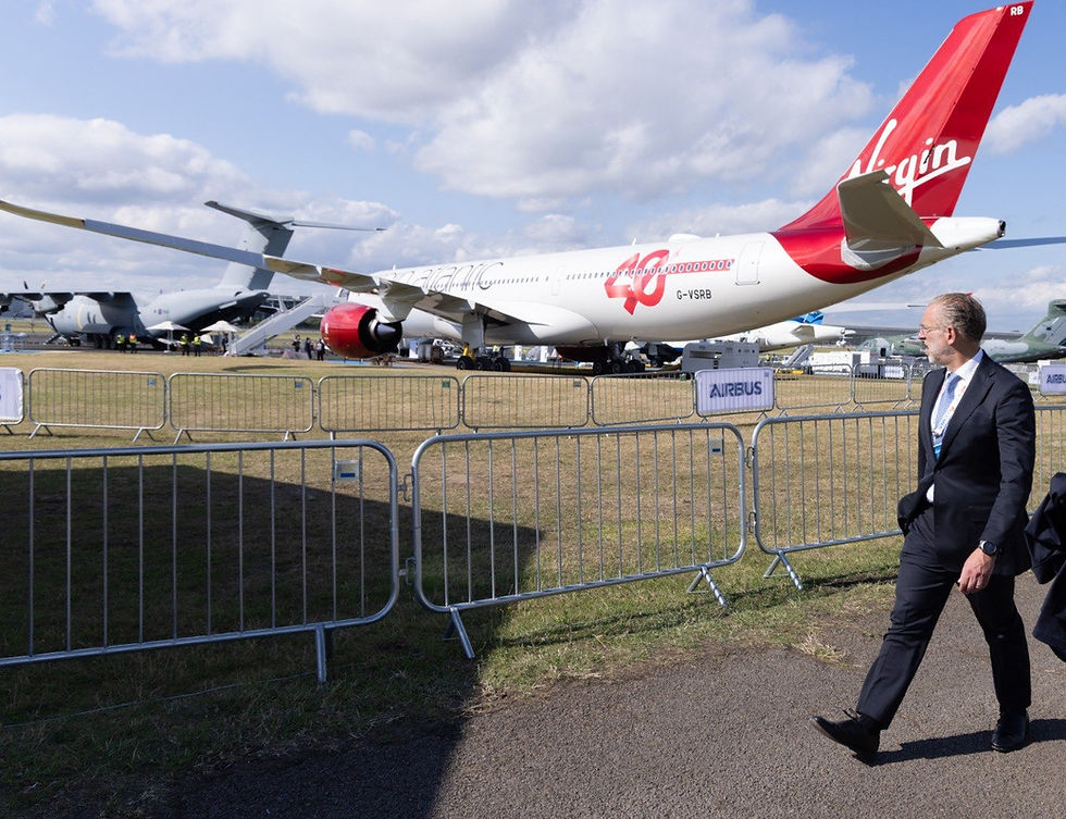 El titular de la Secretaría de Desarrollo Sustentable (SEDESU), Marco Antonio Del Prete Tercero, en representación del gobernador del estado, Mauricio Kuri González, sostuvo un encuentro con el vicepresidente Ejecutivo de Operaciones de Airbus Helicopters, Laurent Mazoué, quienes realizaron la firma del acuerdo de cooperación que confirma la ampliación de la empresa francesa en el estado.