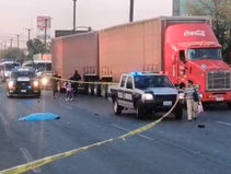 Muere atropellado un masculino dándose a la fuga el conductor.