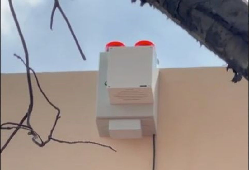 Roberto Cabrera Valencia, quien señaló que se trata de un mecanismo que fue implementado en coordinación con la Unidad de Servicios para la Educación Básica del Estado de Querétaro (USEBEQ) y la Secretaría de Seguridad Pública Municipal, el cual, hasta el año pasado, contó con una inversión de 12.5 millones de pesos.