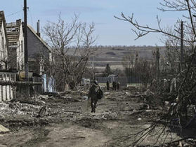 Tropas ucranianas retomaron el control de un pueblo al este de Járkov.
