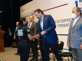 SE GRADÚAN MUJERES Y HOMBRES DE FORMACIÓN INICIAL PARA FORMAR CUERPOS DE SEGURIDAD.