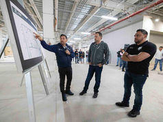 RECORRE MAURICIO KURI OBRA DEL COMPLEJO DE SEGURIDAD.