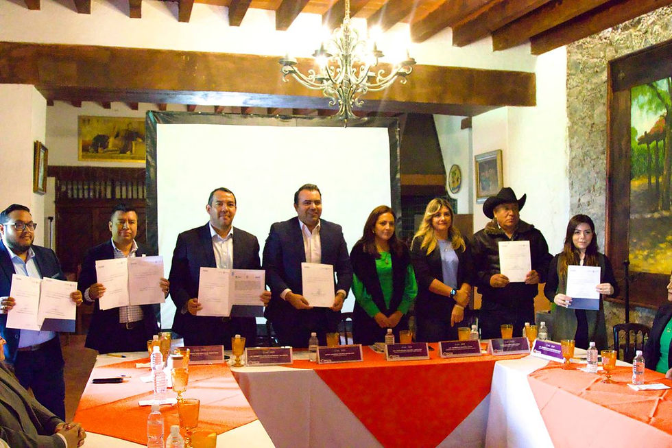 Roberto Cabrera Valencia, asistió a la entrega regional de convenios de colaboración con la Coordinación Estatal de Desarrollo Municipal.