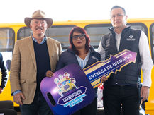 ATESTIGUA GOBERNADOR ENTREGA DE UNIDADES DEL PROGRAMA DE TRANSPORTE MUNICIPAL GRATUITO.