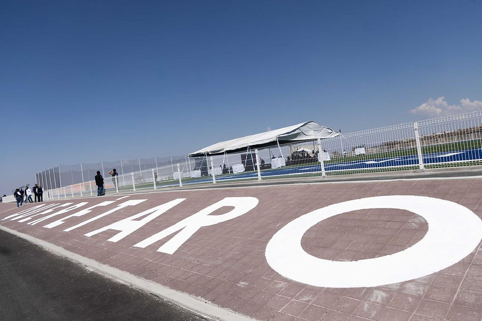 Felifer Macías, se dijo gustoso de entregar esta primera etapa de la unidad deportiva, una obra ampliamente solicitada por los estudiantes y su rectora.