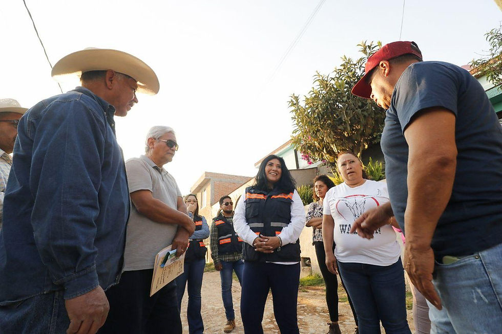 El supervisor de obra perteneciente de la Secretaría de Obras Públicas Municipales, Leopoldo García Feregrino, detalló que los trabajos realizados consistieron en la colocación de mil 741 metros cuadrados de empedrado seco, tubería de PVC, 20 descargas sanitarias y seis pozos de visita.