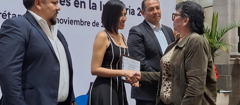 RECIBEN MUJERES DEL SECTOR INDUSTRIAL RECONCIMIENTO POR SU LIDERAZGO Y COMPROMISO.