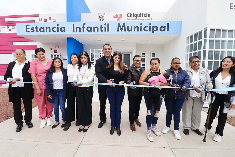 Con el objetivo de generar espacios seguros, aptos y dignos para la niñez del municipio de San Juan del Río, la presidenta del Sistema Municipal para el Desarrollo Integral de la Familia (DIF), Georgina Sánchez Barrios, y el presidente municipal de San Juan del Río, Roberto Cabrera Valencia, inauguraron la Estancia Infantil Chiquitín, ubicada en el fraccionamiento La Rueda.