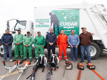 ENTREGA ROBERTO CABRERA CAMIONES RECOLECTORES Y CAMIONETAS A SERVICIOS PÚBLICOS MUNICIPALES.