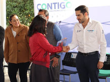 INICIA SEDESOQ ENTREGA DE TABLETAS.