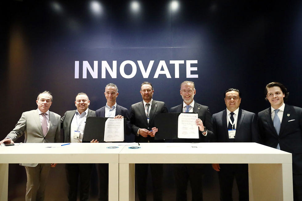 Ejecutivos de la empresa alemana SIEMENS firmaron un acuerdo con autoridades queretanas, encabezadas por el Gobernador, mismo que fortalece el convenio signado en la COP28 a finales de 2023 y que tiene como propósito ampliar los objetivos y acciones para desarrollar un ecosistema seguro de recursos financieros para atender el impacto ambiental que se está desencadenando a nivel internacional.