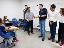 Mauricio Kuri y Chepe Guerrero supervisan talleres del Centro ‘Pirámides’ en Corregidora.