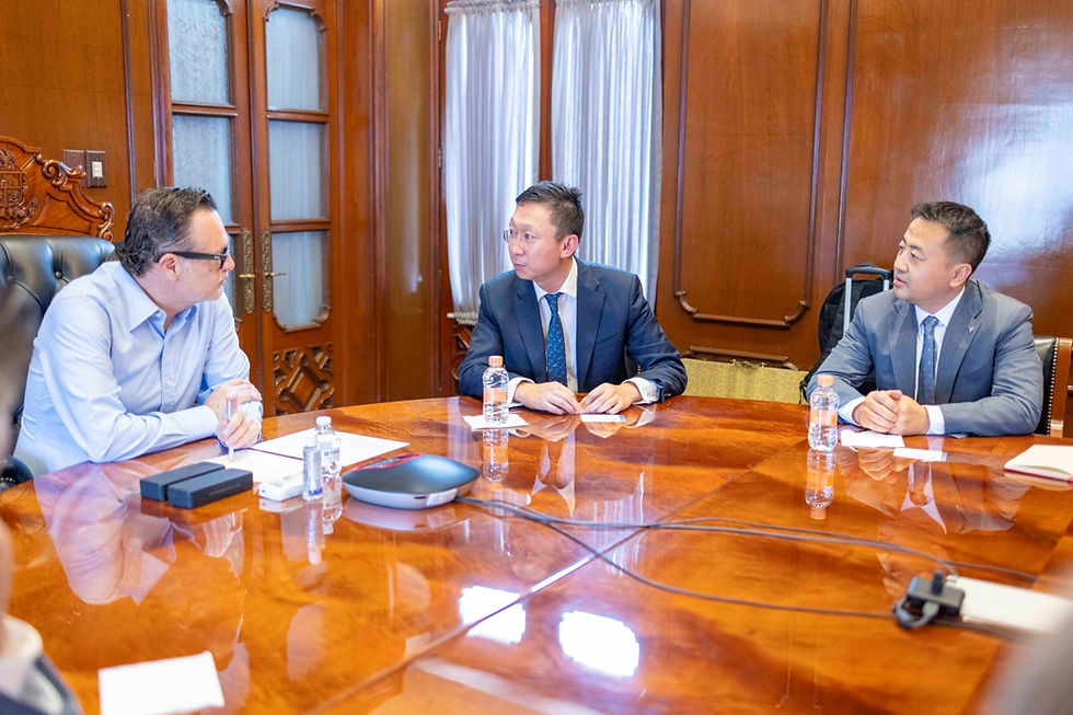 Mauricio Kuri González, sostuvo una reunión de trabajo con directivos de la empresa Huawei, con la finalidad de fortalecer la relación que se tiene actualmente.