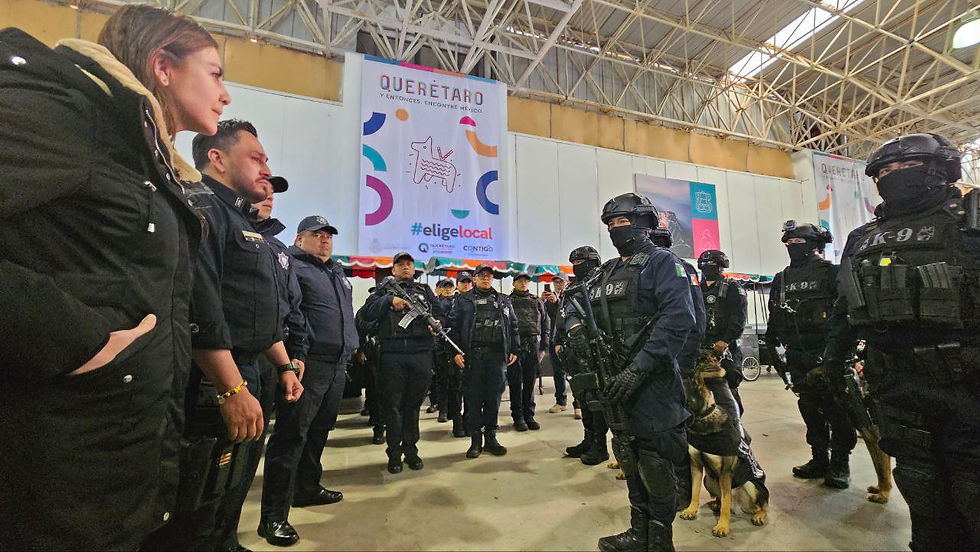 El profesionalismo, la disciplina y compromiso con el que se conducen la Coordinación Estatal de Protección Civil (CEPCQ) y la Secretaría de Seguridad Ciudadana (SSC) quedó de manifiesto en el pase de revista a los elementos que participarán en el operativo de seguridad y prevención durante la Feria Internacional Ganadera de Querétaro 2023, para que los visitantes disfruten de un ambiente familiar, en paz y orden.