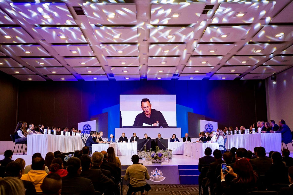 El secretario de Gobierno y presidente de la Comisión Intersecretarial del Sistema Penitenciario de Querétaro, Carlos Alberto Alcaraz Gutiérrez, afirmó que Querétaro no sólo atiende el precepto constitucional que obliga a las instituciones del estado en materia penitenciaria, de acuerdo a su ámbito de competencia, a promover, respetar, proteger y garantizar los derechos humanos, sino que va más allá con un compromiso de una visión garantista que tiene su gobierno y que hoy queda manifiesto dentro del sistema penitenciario.