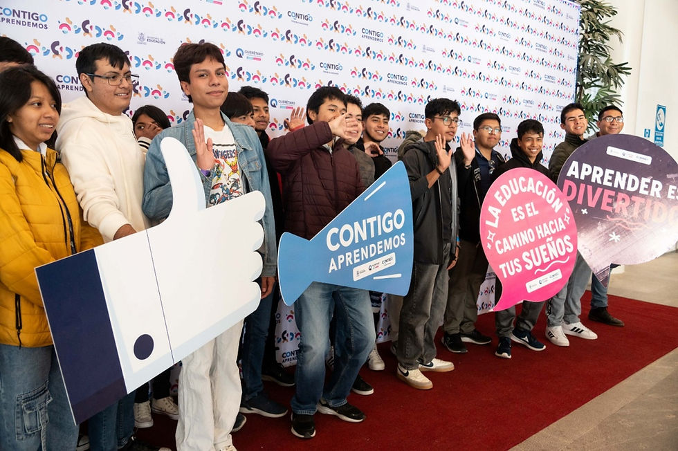 A través de una jornada de dos días, desde el Querétaro Centro de Congresos, participarán más de cinco mil estudiantes, docentes, administrativos y padres de familia en el desarrollo de conferencias, talleres, exposiciones, conversatorios y muestras de arte que los lleven a la reflexión, el aprendizaje y el desarrollo de habilidades. El eje transversal es la formación integral que comprende el ser, el quehacer, el conocer y el convivir de las personas, por ello se consideran diversas temáticas como la inteligencia emocional, valores afectivos y familiares, desarrollo del pensamiento, relaciones humanas, cultura de paz, inclusión, entre otras.