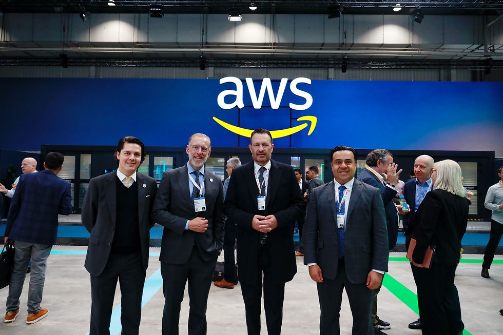 Amazon Web Services (AWS), proveedor de servicios en la nube que permite disponer de almacenamiento, recursos de computación, aplicaciones móviles y bases de datos, expone en la Feria Industrial Hannover Messe 2024 las alternativas que brinda mediante infraestructura y tecnología para que las empresas accedan a almacenamiento de información de forma más segura.