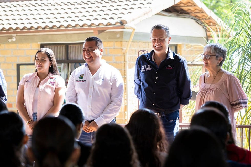 Mauricio Kuri González, encabezó la entrega de incentivos a beneficiarias del Programa de Apoyo a Madres Trabajadoras.