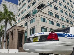 Muere niña de 5 años que fue supuestamente secuestrada por una mujer armada en Florida.