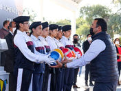 ENTREGA ROBERTO CABRERA EQUIPAMIENTO DEPORTIVO A ALUMNOS DE LA ESCUELA SECUNDARIA TÉCNICA2.